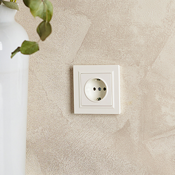 электроустановочные изделия IEK серии Brite - пример установки